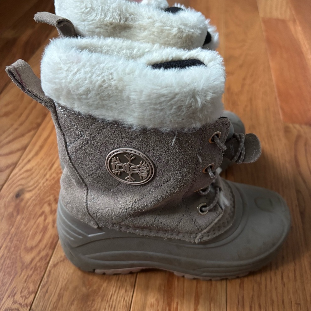 Totes Tan Kids Boots